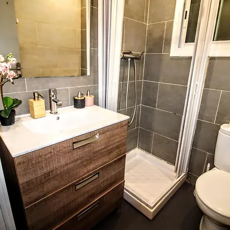 Moderno Apartamento Muy Cerca De Barcelona 莫勒山谷